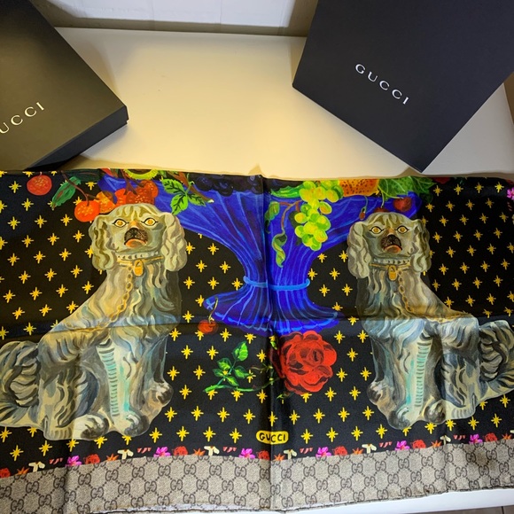 NWT Gucci Scarf Silk Dogs&Vase Print - Picture 3 of 8